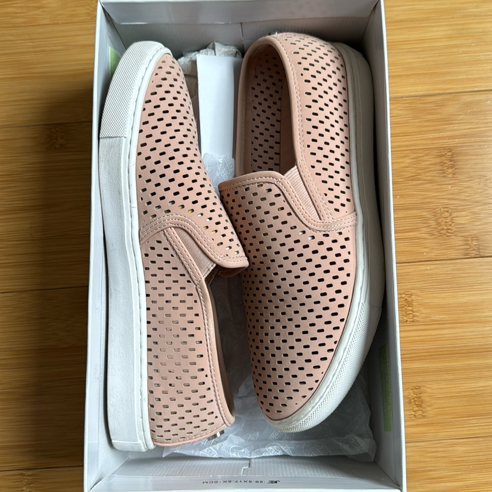 Light pink Steve Madden sneaks!